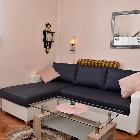 Apartment Eva Zara Esterno foto