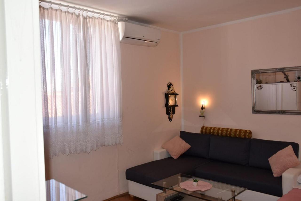 Apartment Eva Zara Esterno foto