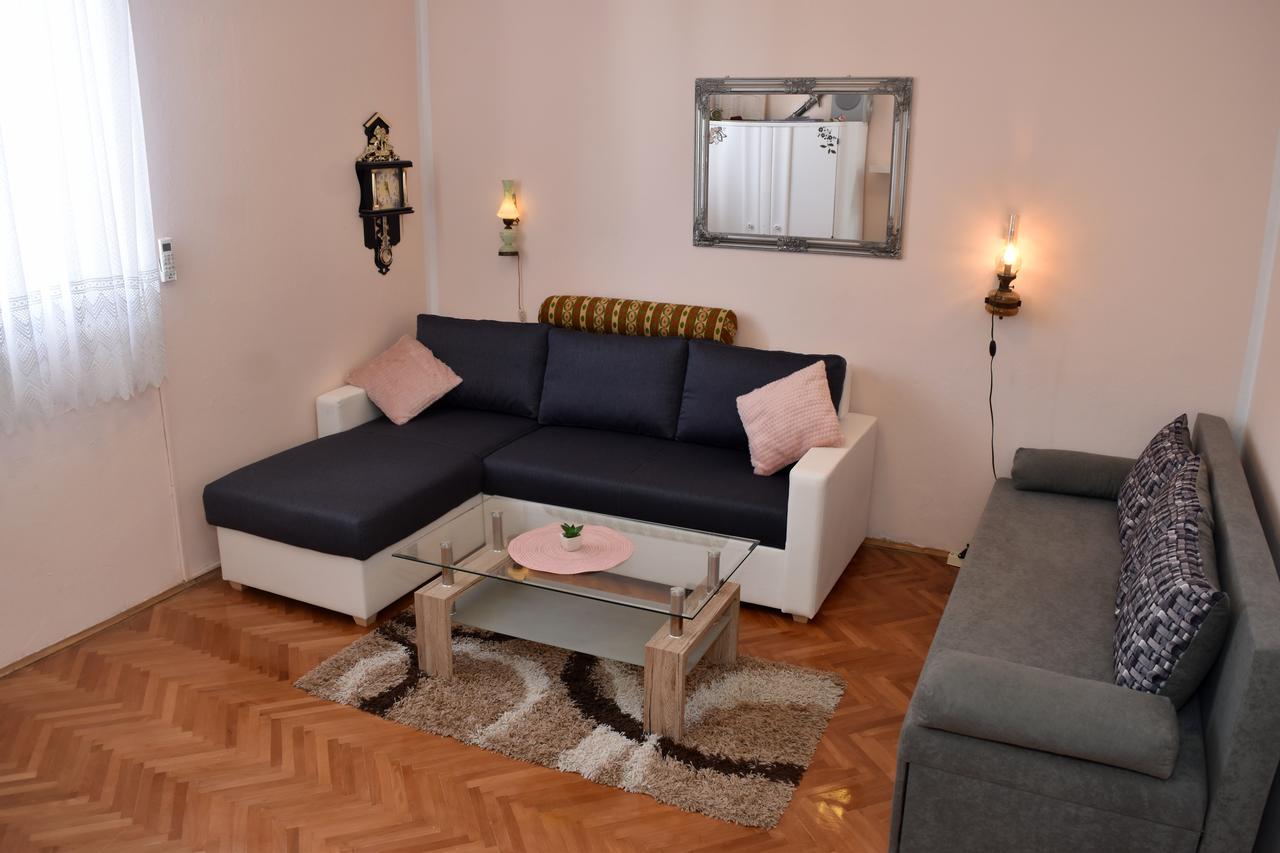 Apartment Eva Zara Esterno foto