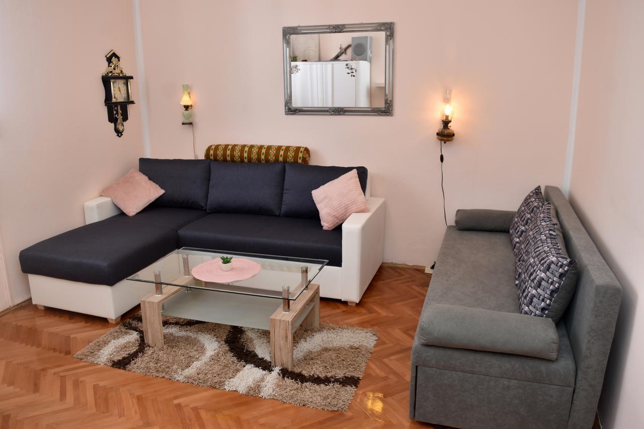 Apartment Eva Zara Esterno foto